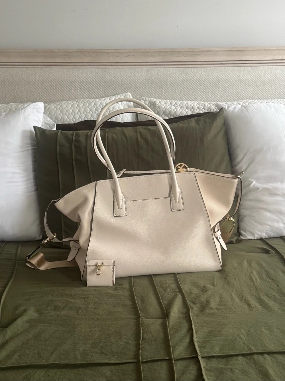 Michael Kors Large Cream Zip Tote Bag w/ Detachable Adjustable Strap Gold